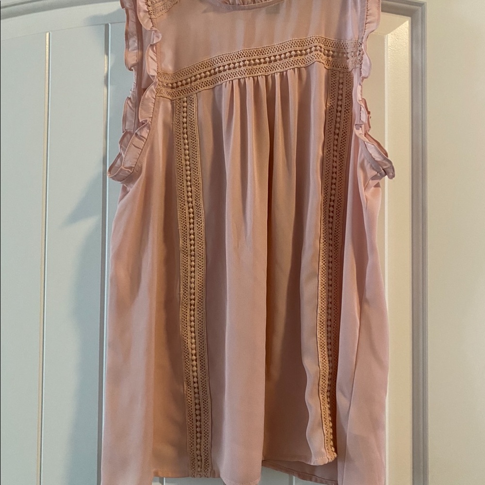 Flowy shear top